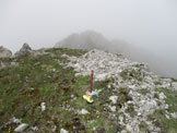 Via Normale Monte Frascola - panorama dalla cima avvolta dalla nebbia