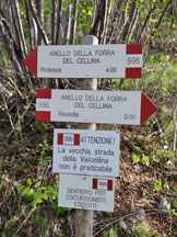 Via Normale Monte Fara da sud - Cartello lungo il sentiero