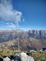 Via Normale Monte Zaiavor - Croce di vetta e panorama verso il Canin