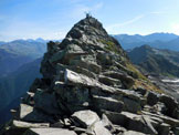 Via Normale Monte Serottini (traversata) - La vetta, dalla Spalla W (q. 2926 m)