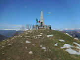 Via Normale Monte Palanzone - da Caslino d�Erba - La cappella piramidale sulla vetta del Monte Palanzone