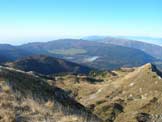 Via Normale Monte Tremol - La piana del Cansiglio dalla cresta che sale al Tremol.