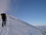 Via Normale Monte Tremoggia - La cresta innevata del Tremoggia e scorcio di Dente del Lupo