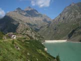 Via Normale Monte Gleno - Lago del Barbellino e Rif. Cur con dietro il Pizzo Coca