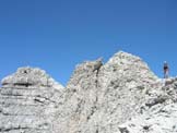 Via Normale Torre Coldai - Sulla cresta, a sinistra  la cima principale