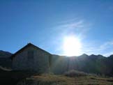 Via Normale Monte Fratte - Casera Pradut e in fondo la piramide del Fratte