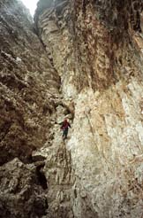 Via Normale Cima Grande di Lavaredo - Scendendo nel canale iniziale.