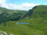 Via Normale Monte Prado - Salendo sul Monte Prado, il Lago Bargetana 1767 m e, in fondo, il Passone 1847 m