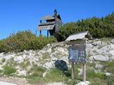 Via Normale Monte Acquaviva - Laltare votivo presso il piazzale del Blockhaus