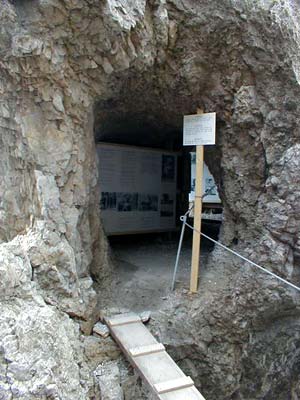 Cima di Costabella - La mostra fotografica nella caverna del Sasso di Costabella