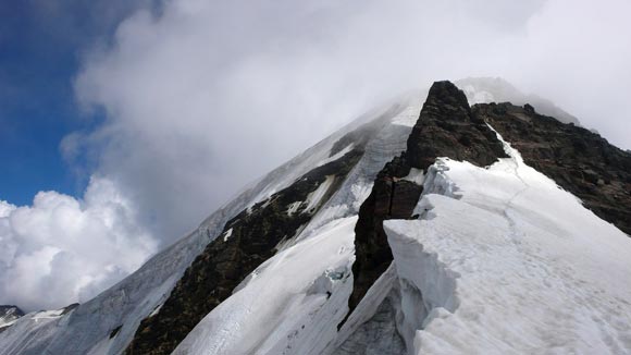 TredCime - La cresta e la parete Nord del San Matteo - Sulla destra il Canalino da risalire