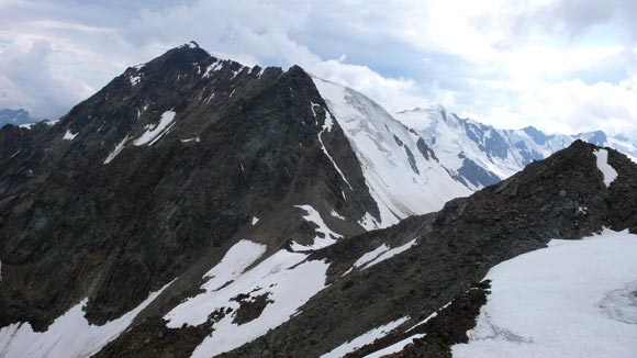 Traversata delle 13 cime - Sguardo su Punta Taviela ed il tratto disceso, appena risaliti dal Colle Vioz