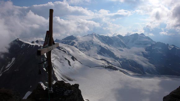 Traversata delle 13 cime - Cima Linke, con la Croce di Vetta e la campana