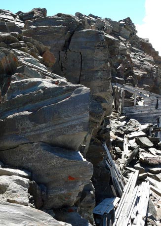 Traversata delle 13 cime - Baracche appena sotto la Punta Pedranzini