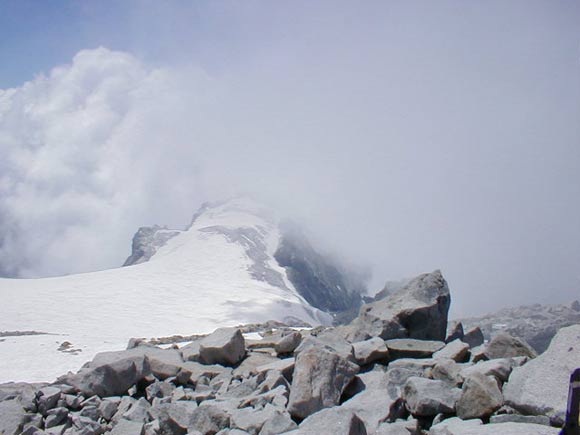 adamello - Il Corno Miller visto dai pressi della cima