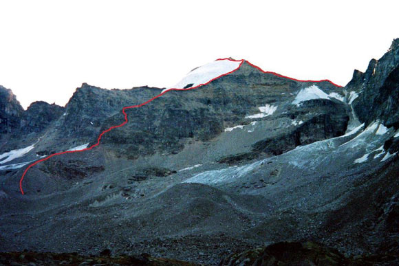 Angelo Grande - Cima Vertana - Sul sentiero poco oltre il Rifugio Serristori