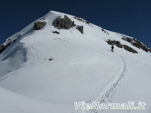 aralalta - Risalita verso le rocce