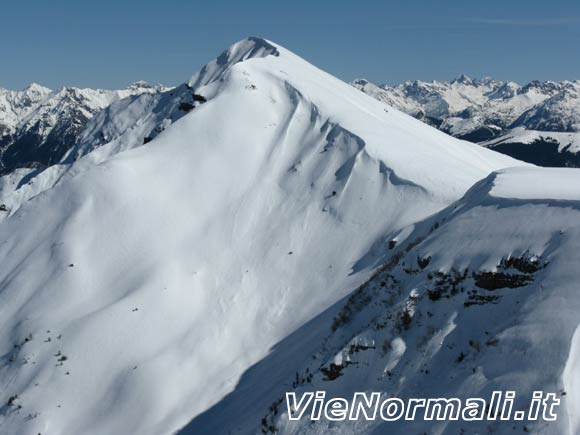 aralalta - La cima dell'Aralalta vista dal quarto dosso