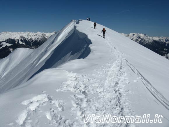 Monte Aralalta - Cornici prima della cima Baciamorti