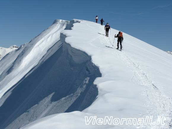 Monte Aralalta - Cornici prima della cima Baciamorti