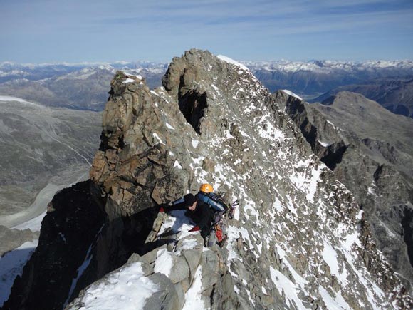 Biancograt Pizzo Bernina - Lunga la cresta di roccia