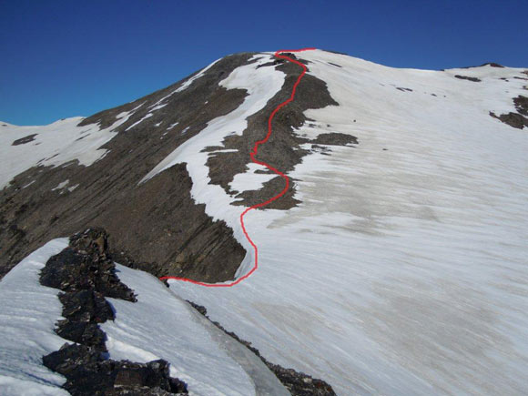 Bruschghorn - Dopo aver superato la (q. 2962 m). La cresta di discesa al colletto prima del pendio finale, dove sono stati necessari i ramponi.