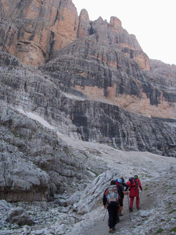 Cima Brenta - Presso i ghiaioni vicini all'attacco