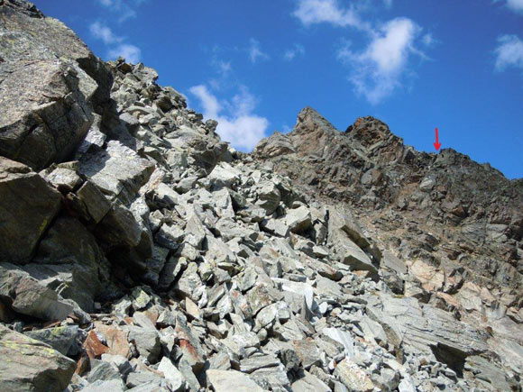 Cima di Caspoggio - All'inizio del traverso per raggiungere il canalino