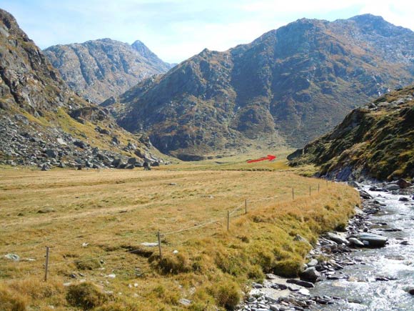 cimadilago - Siamo a Sovrna dove termina la Val Madris, a destra inizia la Val da Lgh