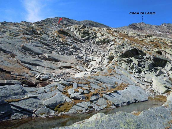 cimadilago - La cresta ESE da raggiungere, dai due laghetti sotto il Passo di Madris