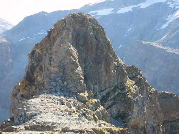 Cima di Saoseo - Il versante W della (q. 3056 m), a destra il sistema di canaletti e cenge