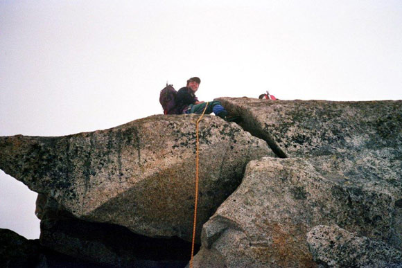 Cima Giovanni Paolo II - versante NW - Il salto vericale di 4-5 metri