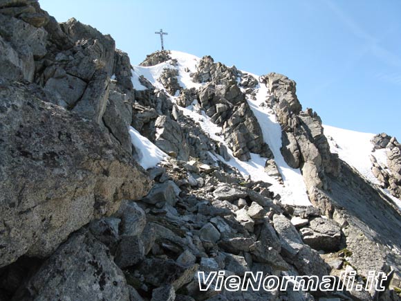 Cima di Salimmo - Rocce e neve verso la cima