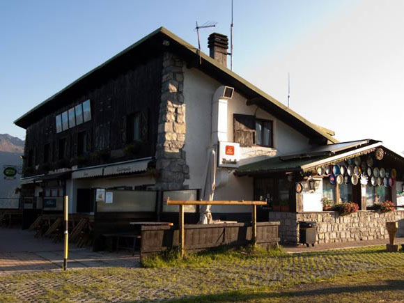 Cima di Salimmo - Il rifugio Petitpierre al Corno d'Aola