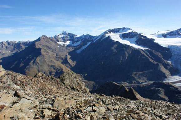 Cima San Giacomo - Dalla vetta panorama verso NE.  Pasquale, Cevedale, Rosole e Palon de la Mare