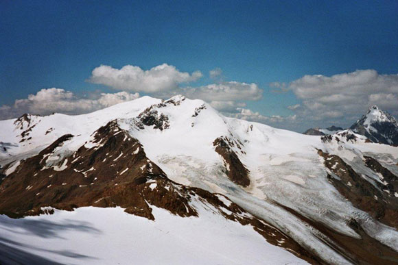 cimavenezia - Panorama verso W, al centro il Cevedale, a destra il Gran Zebr