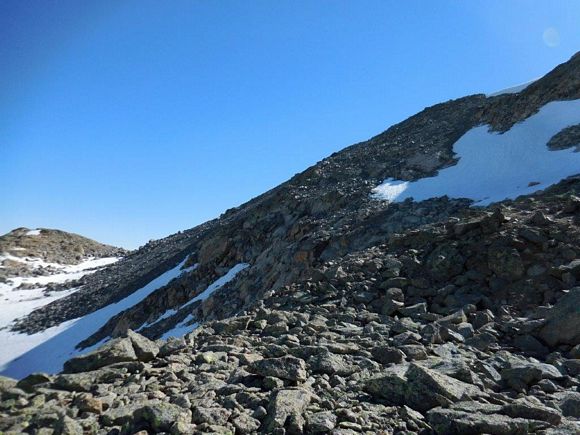 Cima Viola - Elementari pendii detritici al di sopra del canaletto