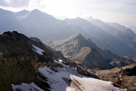 Pizzo Suretta (cresta NNE) - Panorama verso SSE, al centro il Pizzo Spadolazzo