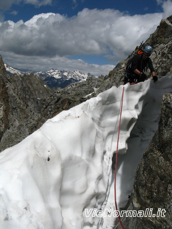 Corno di Lago Scuro - Traverso su lama di neve ad inizio stagione