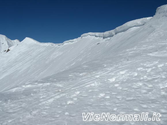 Cima di Grem - La cresta finale con la cornice sul versante ovest