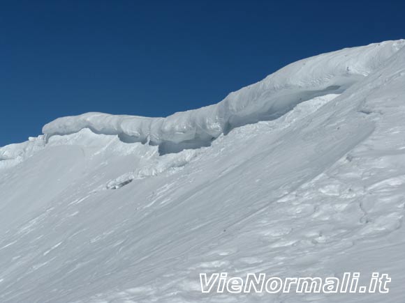 Cima di Grem - Ripiegamento della cornice di cresta