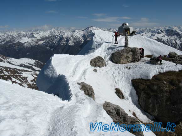 Grigna Meridionale - Canalone Caimi - Il bivacco Ferrario in cima