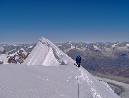 Lyskamm Est - Proseguimento della cresta di collegamento con la cima occidentale