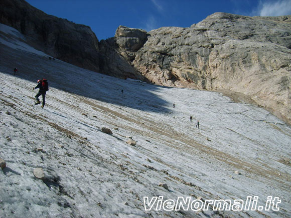 Punta Penia - Risalendo il ghiacciaio del Vernel