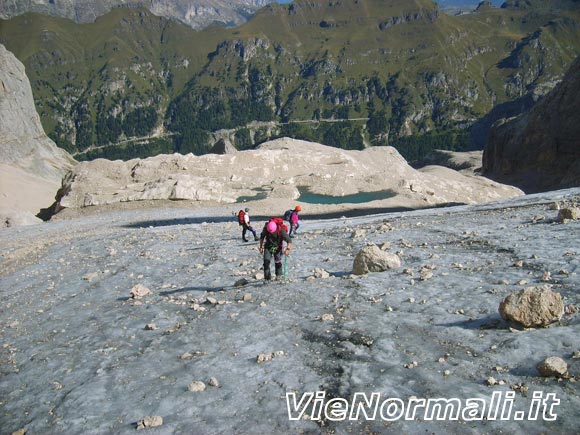 Marmolada - Punta Penia (cresta W) - Risalendo il ghiacciaio del Vernel