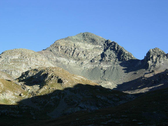 Mazzaspitz - Nell'avvallamento, a sinistra l'arrotondata (q. 2941 m)