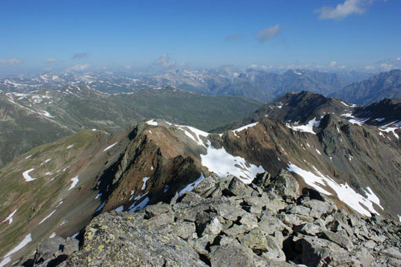 Monte Forcellina - Panorama di vetta verso NW. In secondo piano la cresta NW del Monte Forcellina