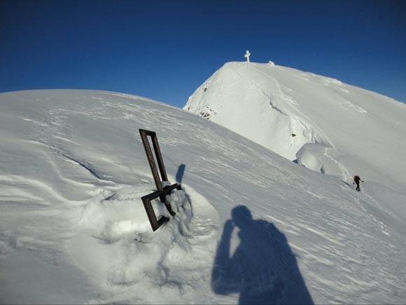 montelegnonecrestasud - La croce sulla quota che precede la cima