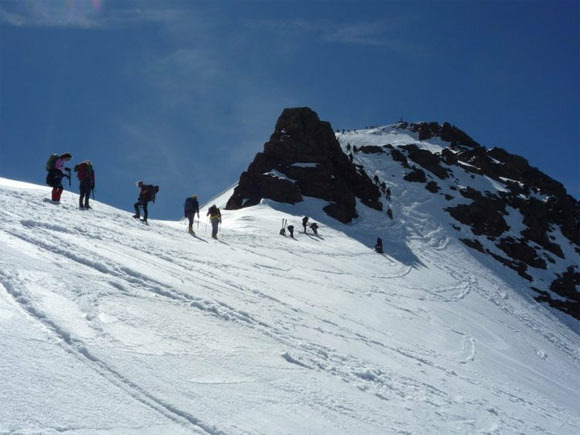 Monte San Matteo - Sella di cresta e canale che aggira in gendarme