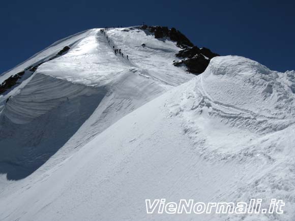 Monte San Matteo - Cresta e pendio finale col seracco pensile